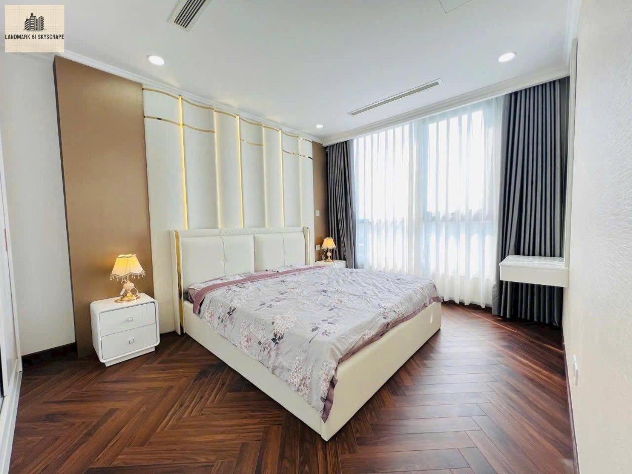 Landmark 81 Skyscrape Luxury Romantic
